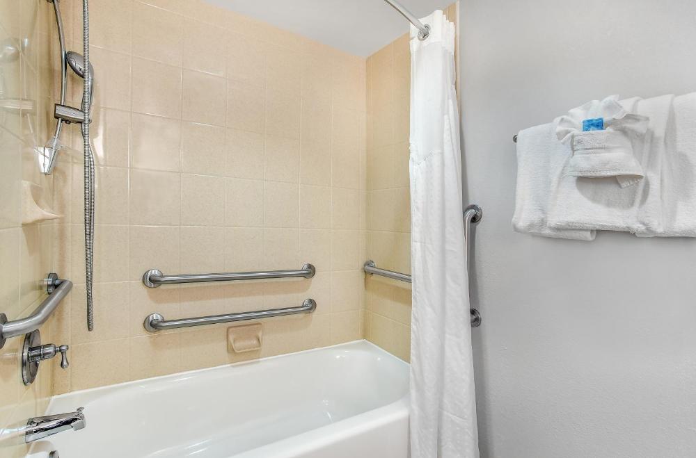 Holiday Inn Express & Suites Morristown by IHG